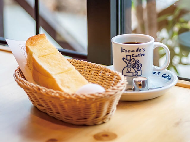 コメダ珈琲店のモーニング。厚切りトーストとゆで卵、ブレンドコーヒー